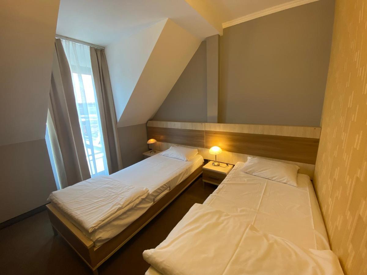 Hotel Goscinne Teczowa *