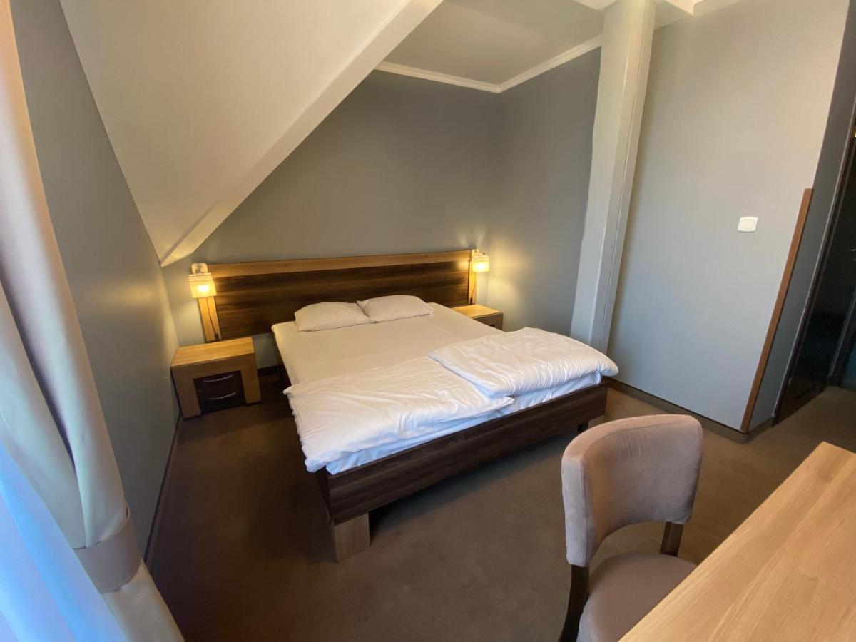 Goscinne Teczowa Hotel *